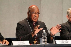 Le cardinal Wilfrid Napier relie le scandale des agressions sexuelles dans l’Eglise à l’“activité homosexuelle”
