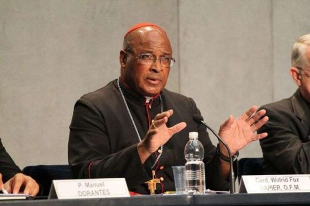 Le cardinal Wilfrid Napier relie le scandale des agressions sexuelles dans l’Eglise à l’“activité homosexuelle”