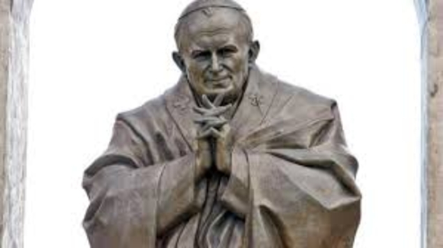 Ploërmel : la statue de Jean-Paul II vendue au diocèse sera déplacée
