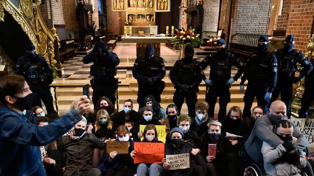 Pologne : manifestations anti-avortement des églises catholiques