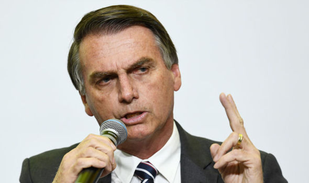 Présidentielle brésilienne : le nationaliste Jair Bolsonaro largement en tête du premier tour