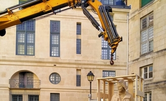 Retrait de la statue de Voltaire : le jeu trouble de la mairie de Paris