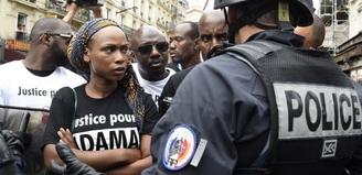 Assa Traoré partenaire de Louboutin contre le racisme