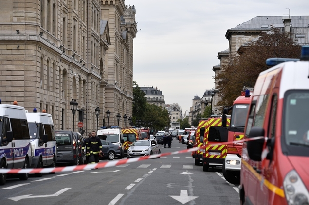 Au lendemain de l'attaque au couteau, immense malaise à la préfecture de police de Paris