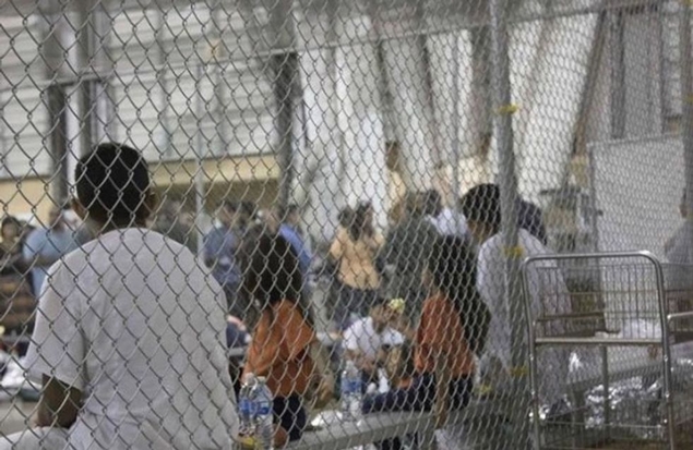 Biden face à ses contradictions sur les centres de rétention pour mineurs