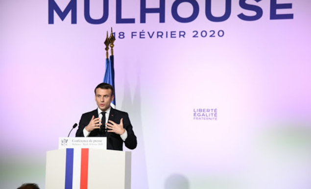 Emmanuel Macron invoque la République… et oublie la France