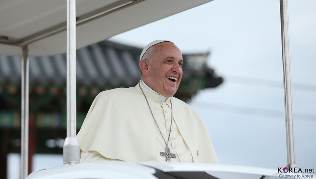 En Hongrie, le pape François lance un appel à “ouvrir les portes” aux migrants