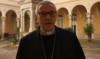Face aux « thèses de l’extrême droite », un évêque « courageux » se lève…