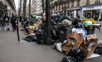 Grève des éboueurs : Paris sous plus de 5 000 tonnes de déchets