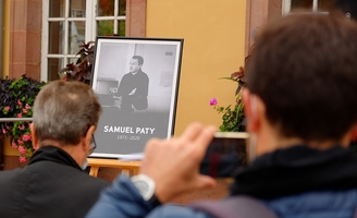 « Il y a un vrai blocage » : 2 ans après l’assassinat de Samuel Paty, le collège de Conflans-Sainte-Honorine ne porte toujours pas son nom, contrai...