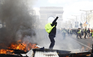 Les Français estiment le mouvement des Gilets jaunes comme positif et justifié