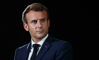"Notre seule solution, et notre principal problème": Macron déprime... jusqu'à sa majorité
