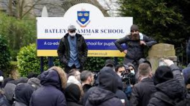 Une école anglaise se plie aux pressions de parents extrémistes