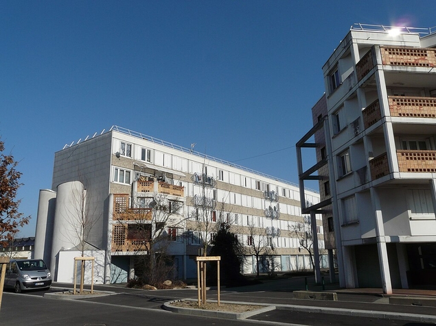 Vaulx-en-Velin (69) – Un mineur exécuté en plein jour dans un quartier sensible, l’école primaire confinée Vaulx-en-Velin (69) – Un mineur exécuté en plein jour dans un quartier sensible, l’école primaire confinée