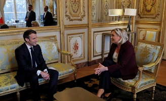 Marine Le Pen et Jean-Luc Mélenchon reçus par Emmanuel Macron