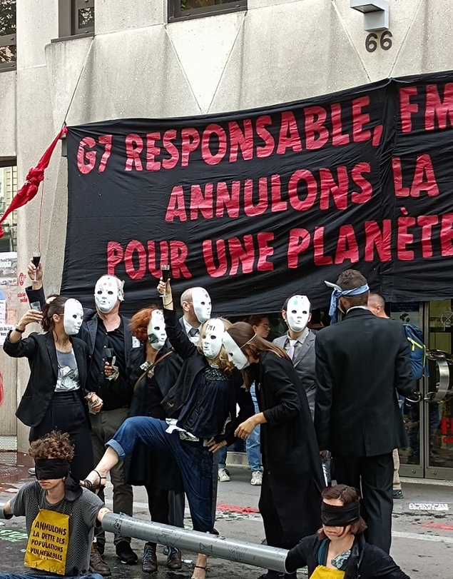 Anticolonialisme, anticapitalisme et haine de l’Occident : dans les coulisses de la manifestation d’Extinction Rebellion à Paris
