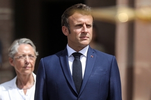 Avant le Conseil des ministres de rentrée, Emmanuel Macron dresse un portrait sombre de la France et du monde