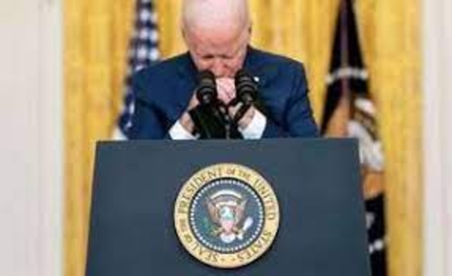 Biden étrillé par les Républicains après les attentats à Kaboul