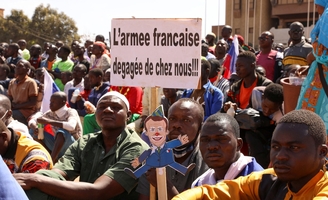 Burkina: le gouvernement confirme avoir demandé le retrait des troupes françaises