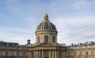Carte d’identité bilingue : l’Académie française menace de saisir la justice