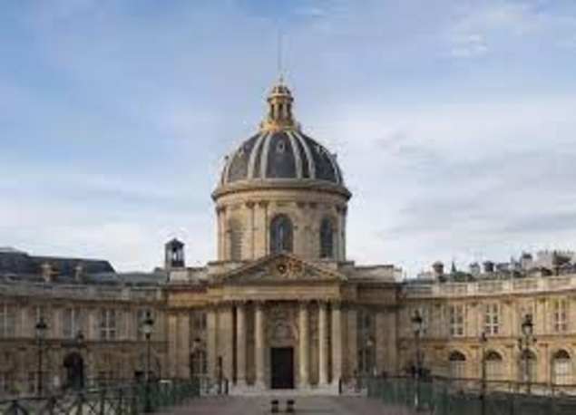 Carte d’identité bilingue : l’Académie française menace de saisir la justice
