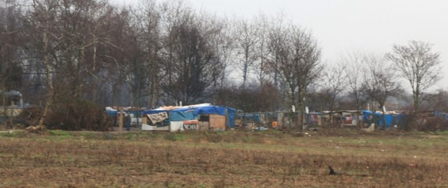 Colère populaire : près de 200 habitants excédés détruisent un campement sauvage de Roms