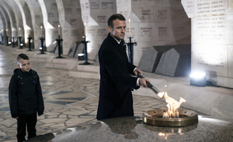 Comment Macron honore la mémoire de Pétain