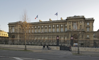 Diplomates en grève : comment le macronisme détruit la maison de France