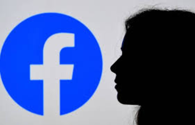 "Facebook Files" : les révélations d'une lanceuse d'alerte 