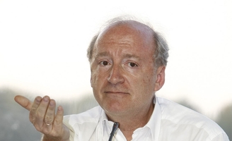 Hubert Védrine: «Si nous faisons de cette guerre une guerre de civilisation, elle ne s’arrêtera pas»