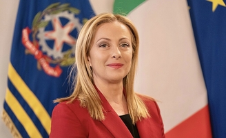 Italie : à Rome, Giorgia Meloni invite la Méditerranée à causer "immigration"
