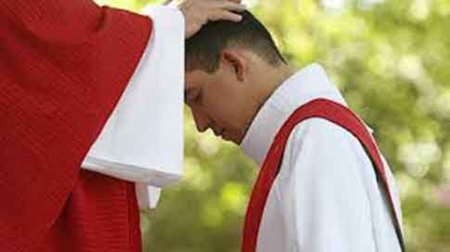 Le célibat des prêtres n’est pas du tout le problème selon l'évêque d'Amiens