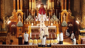 Les graves restrictions de la messe traditionnelle : le passe liturgique du pape François 