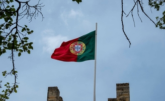 Portugal : à la veille des élections européennes, le Premier ministre social-démocrate annonce un plan pour limiter l’immigration, le nombre d’étra...