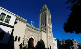Ramadan: la venue de 300 imams étrangers suscite l'incompréhension