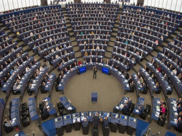 Tom Vandendriessche (Vlaams Belang) : « Le Parlement européen veut manipuler les élections »