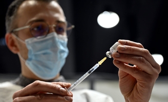 Vaccin : les médecins ne toucheront plus 750€ par heure